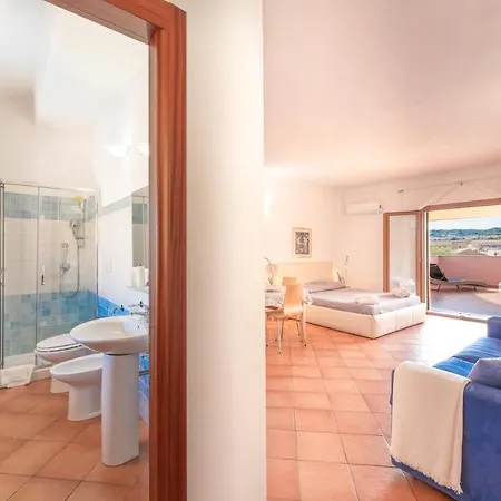 Ξενοδοχείο με διαμερίσματα Cristal Blu Santa Teresa Gallura