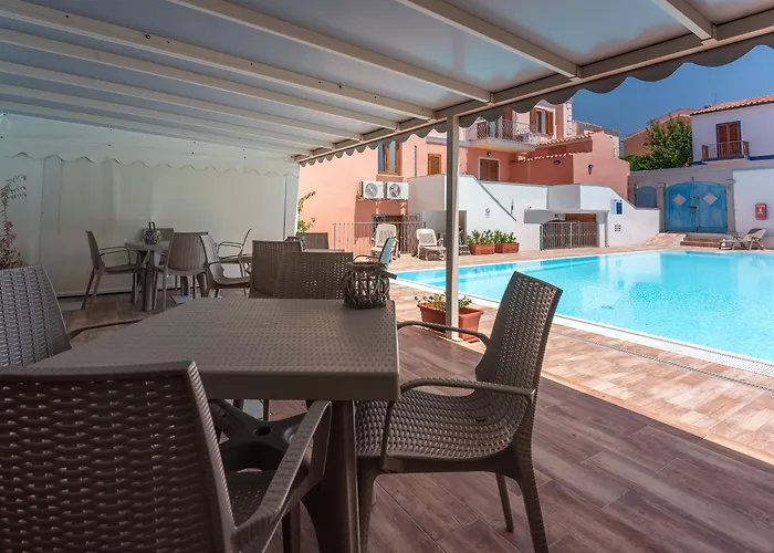 Cristal Blu サンタ・テレーザ・ガッルーラ