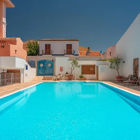 Aparthotel Cristal Blu 4*