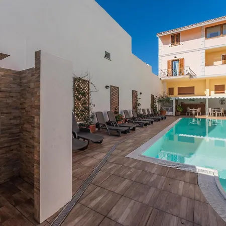 Aparthotel Cristal Blu 4*